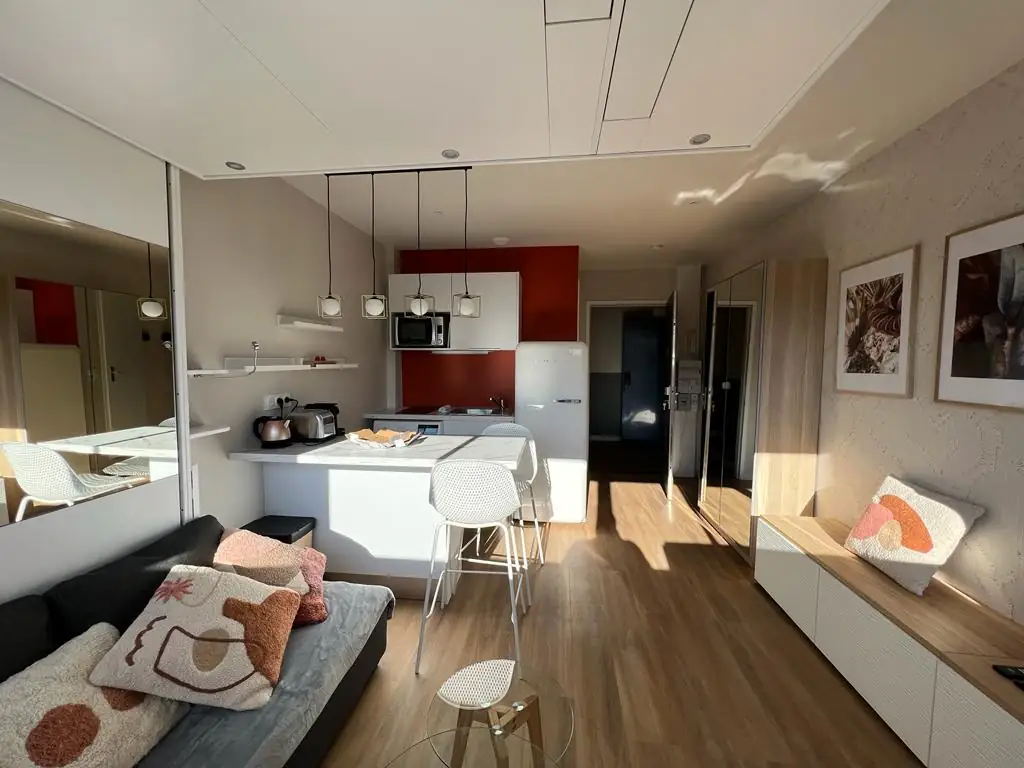 2-duploye-grenoble-rehabilitation-dun-plateau-en-10-studios-01