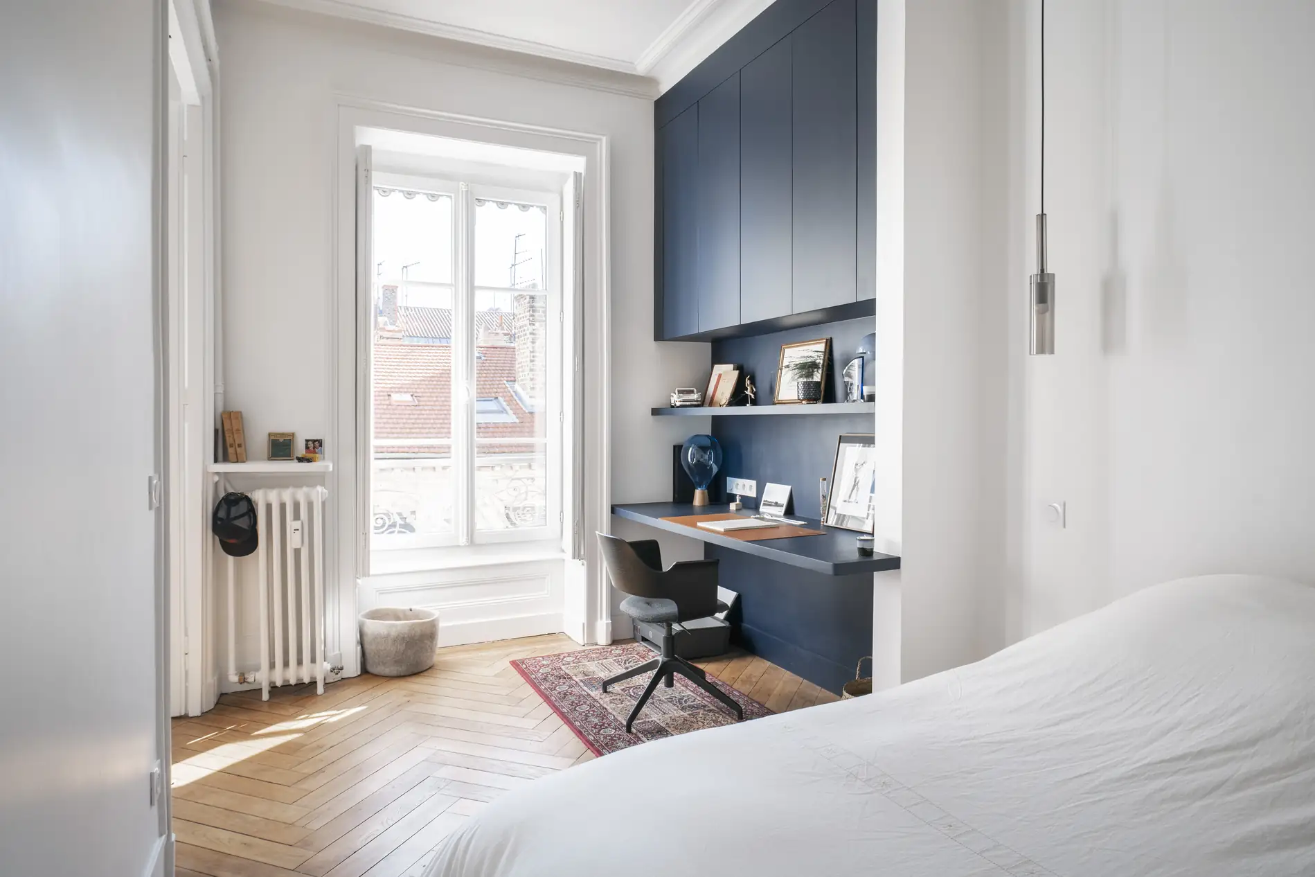 1-duquesne-renovation-complete-dun-appartement-haussmannien1-01